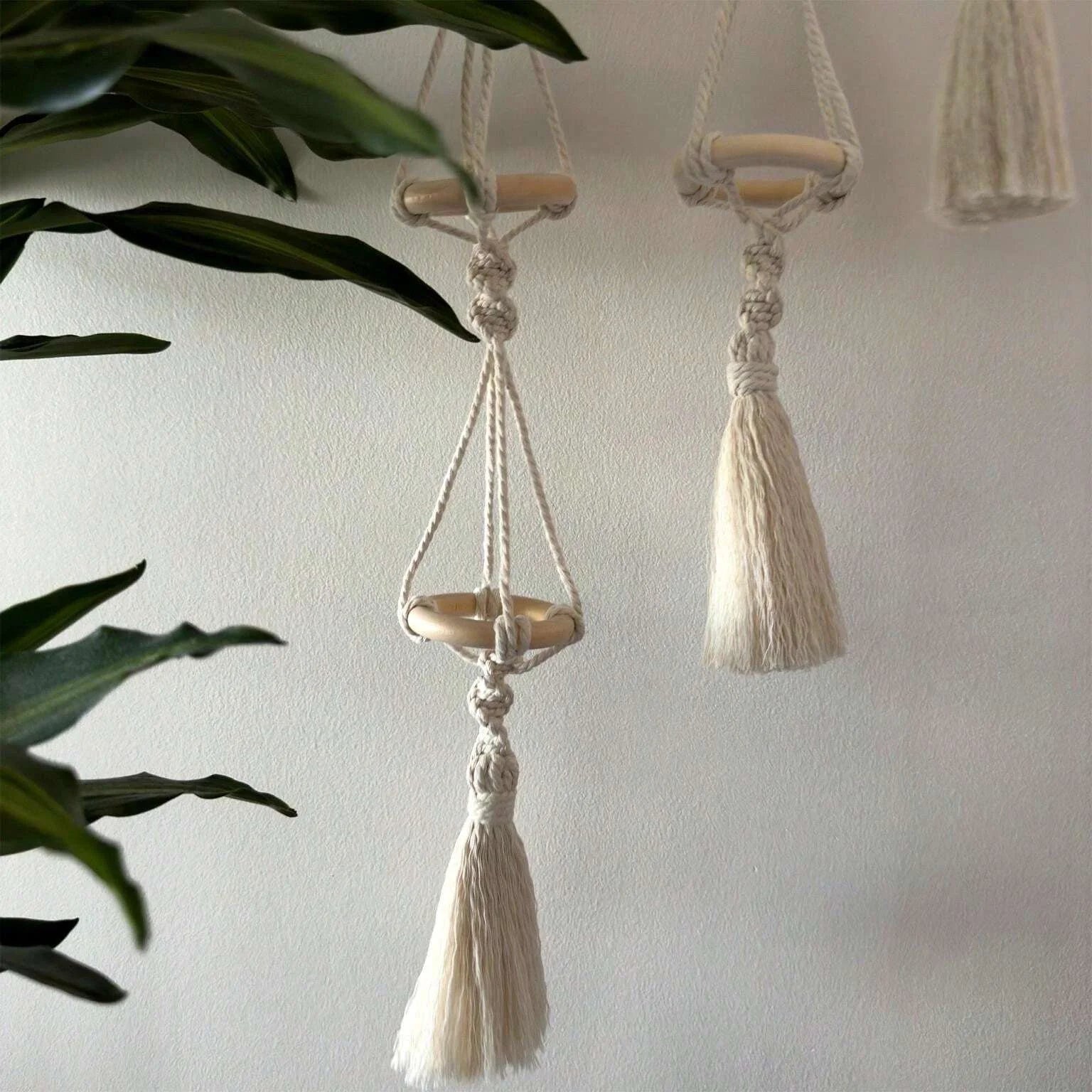 Macrame Plant Hangers Air Plants Hanging Basket Wall Hanging Handcrafted Air Plants Hanger Boho Home Decoration Room Decor Gift